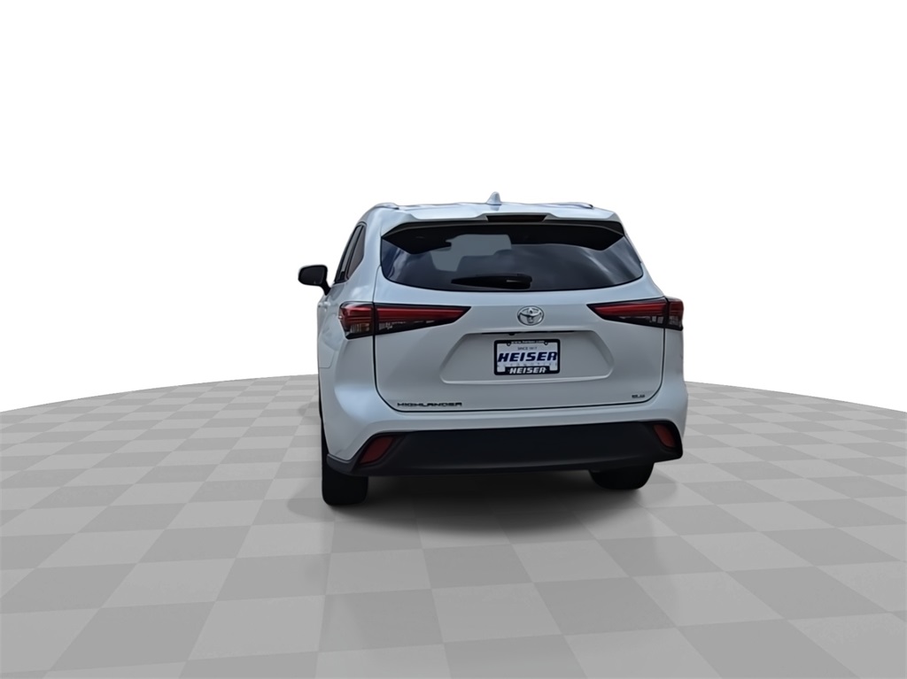 2023 Toyota Highlander XLE photo 6