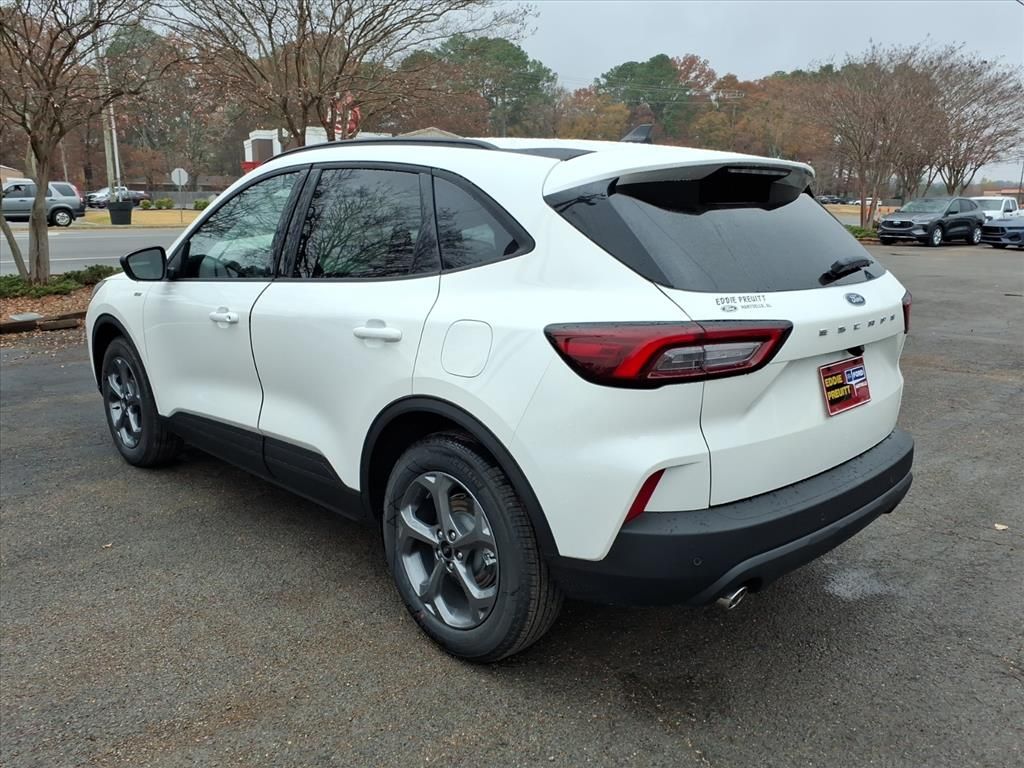 2026 Ford Escape ST-Line photo 3