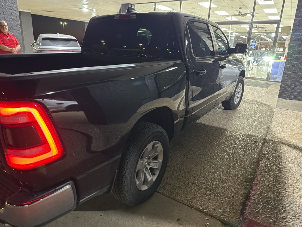 2023 Ram 1500 Laramie photo 3