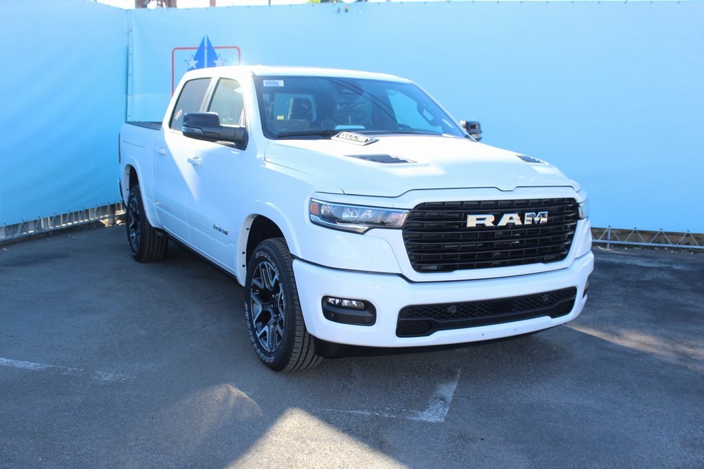2025 Ram 1500 Laramie photo 3