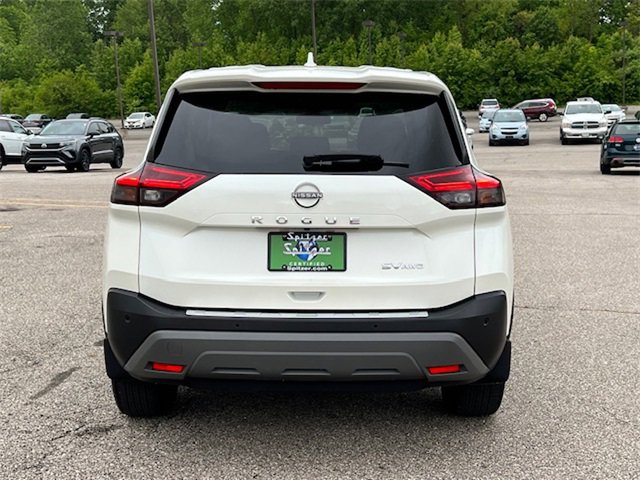 2022 Nissan Rogue SV photo 5