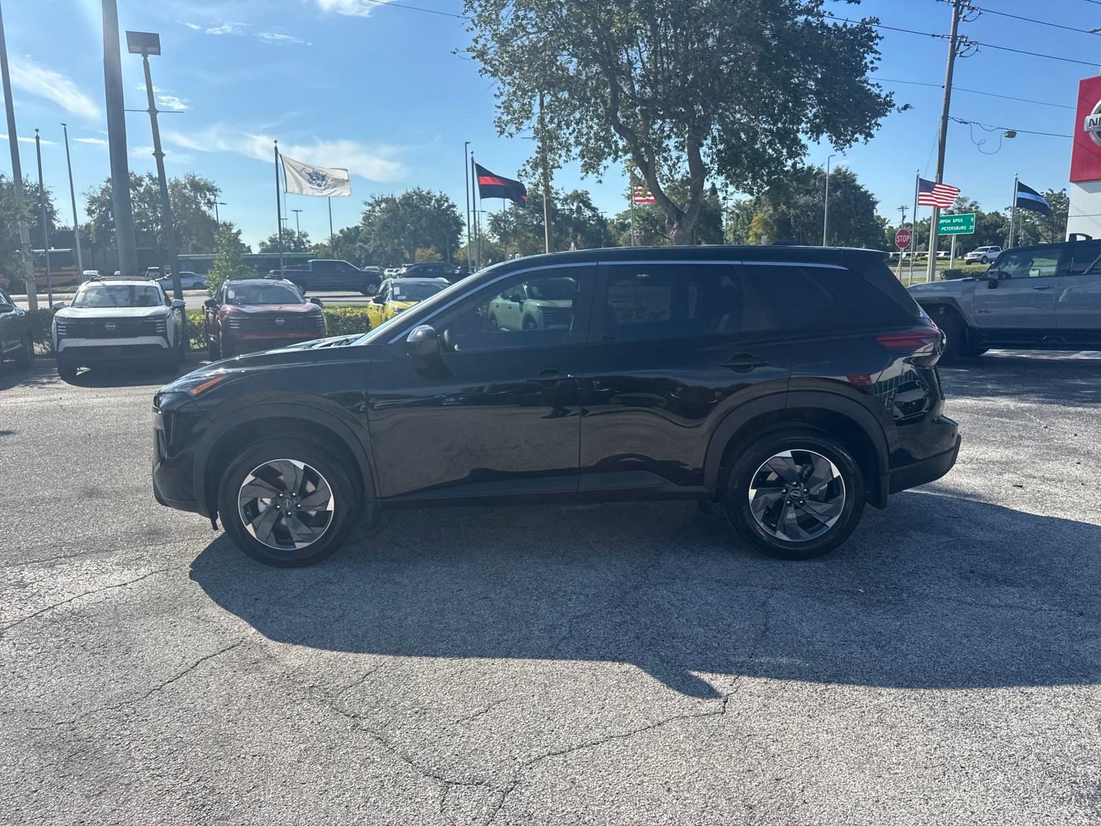 2026 Nissan Rogue SV photo 8
