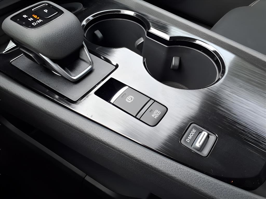 2025 Nissan Rogue S photo 19