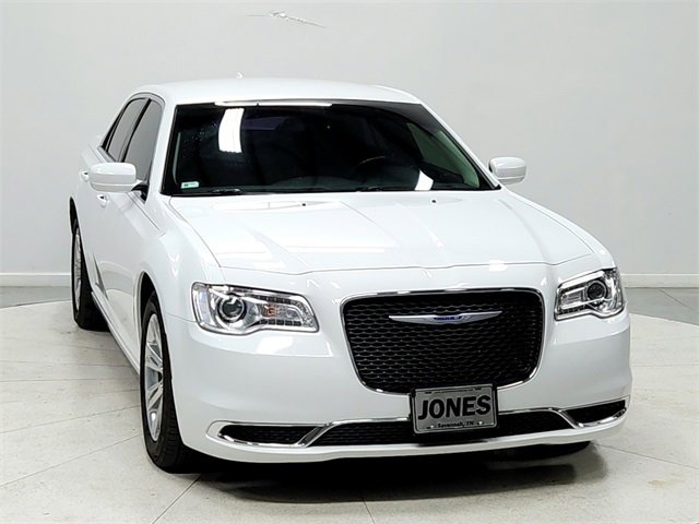 Used 2019 Chrysler 300 Touring with VIN 2C3CCAAG1KH693783 for sale in Savannah, TN