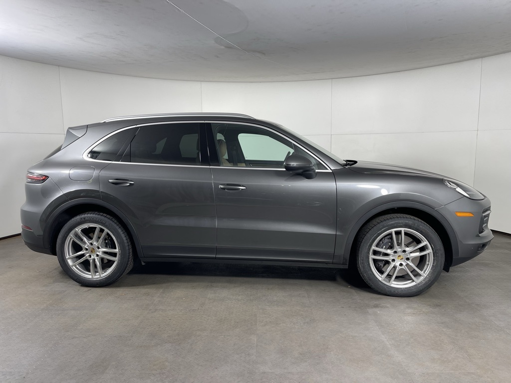 2022 Porsche Cayenne Base photo 8