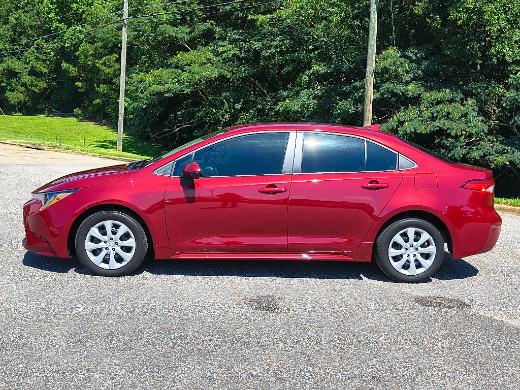 2024 Toyota Corolla LE photo 3