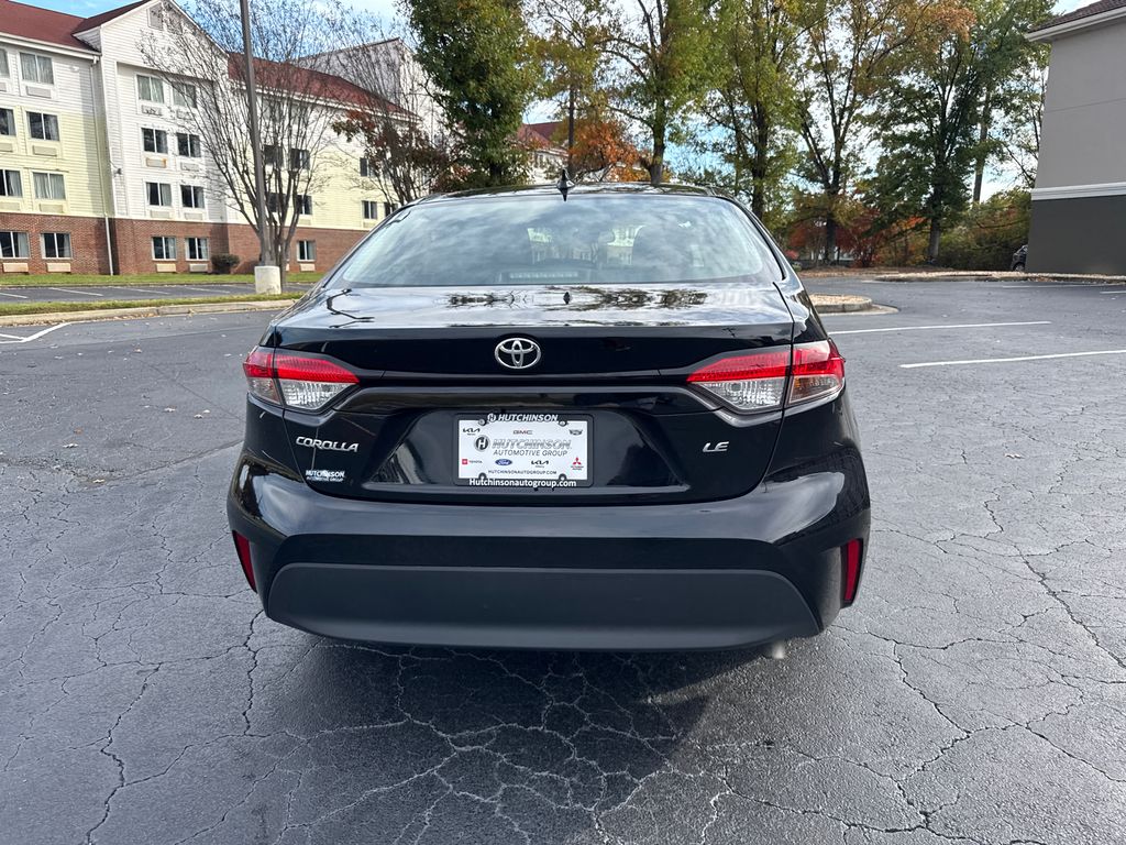 2025 Toyota Corolla LE photo 4