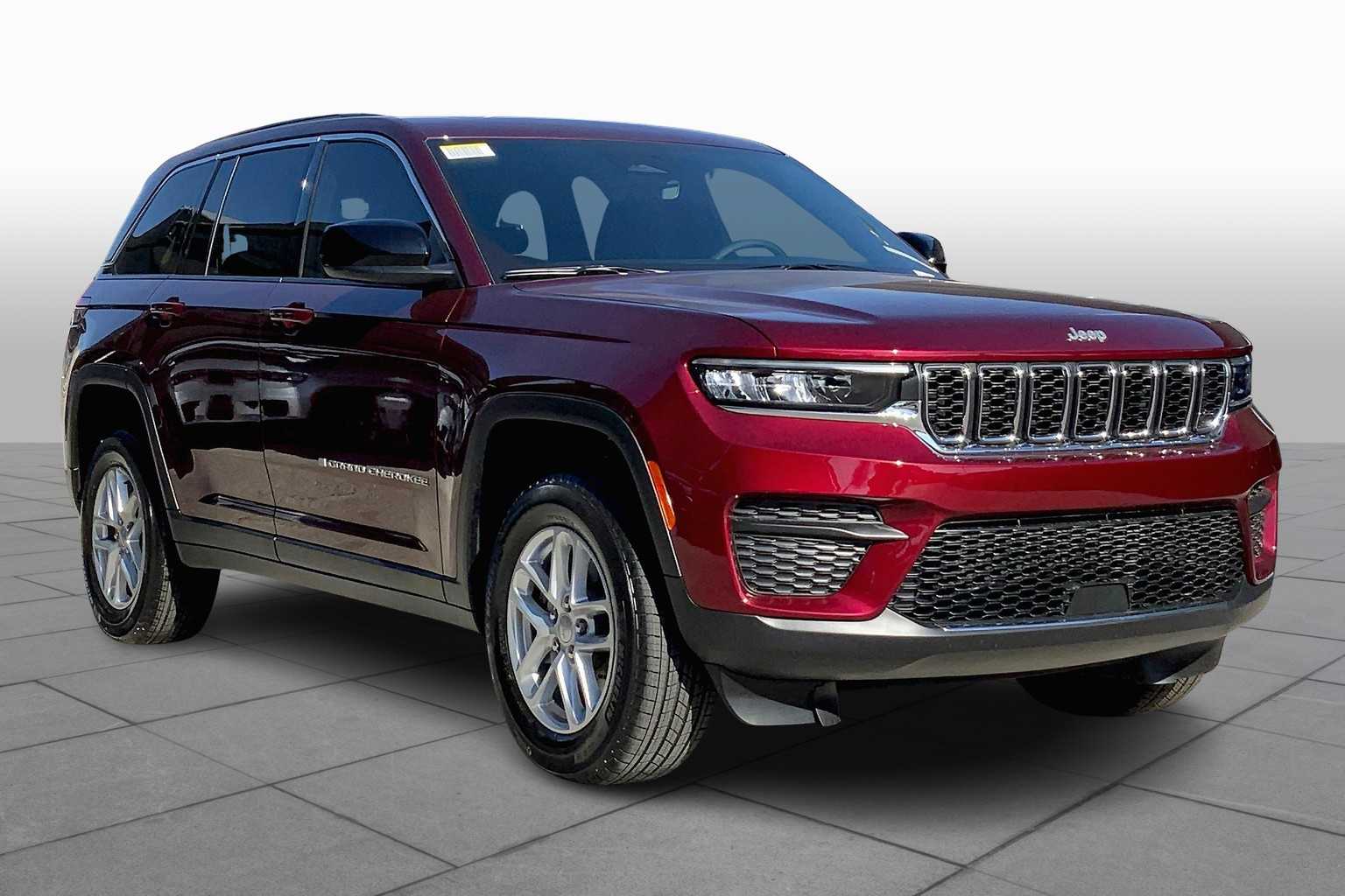 2025 Jeep Grand Cherokee Laredo X photo 2