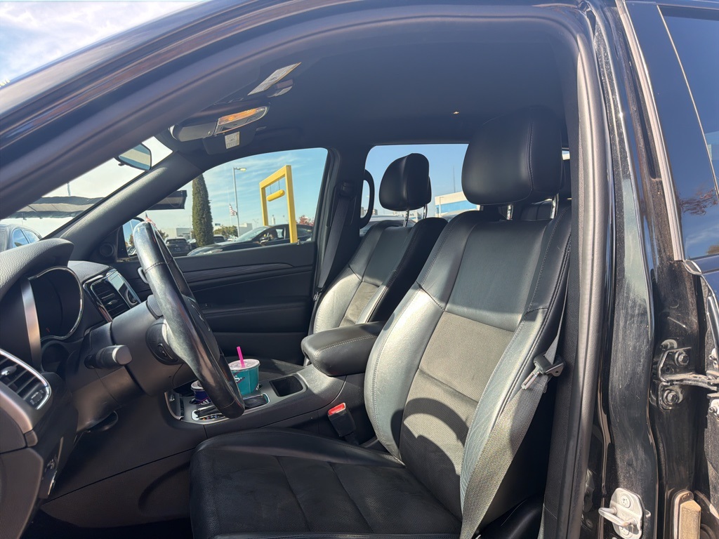 2021 Jeep Grand Cherokee Laredo X photo 4