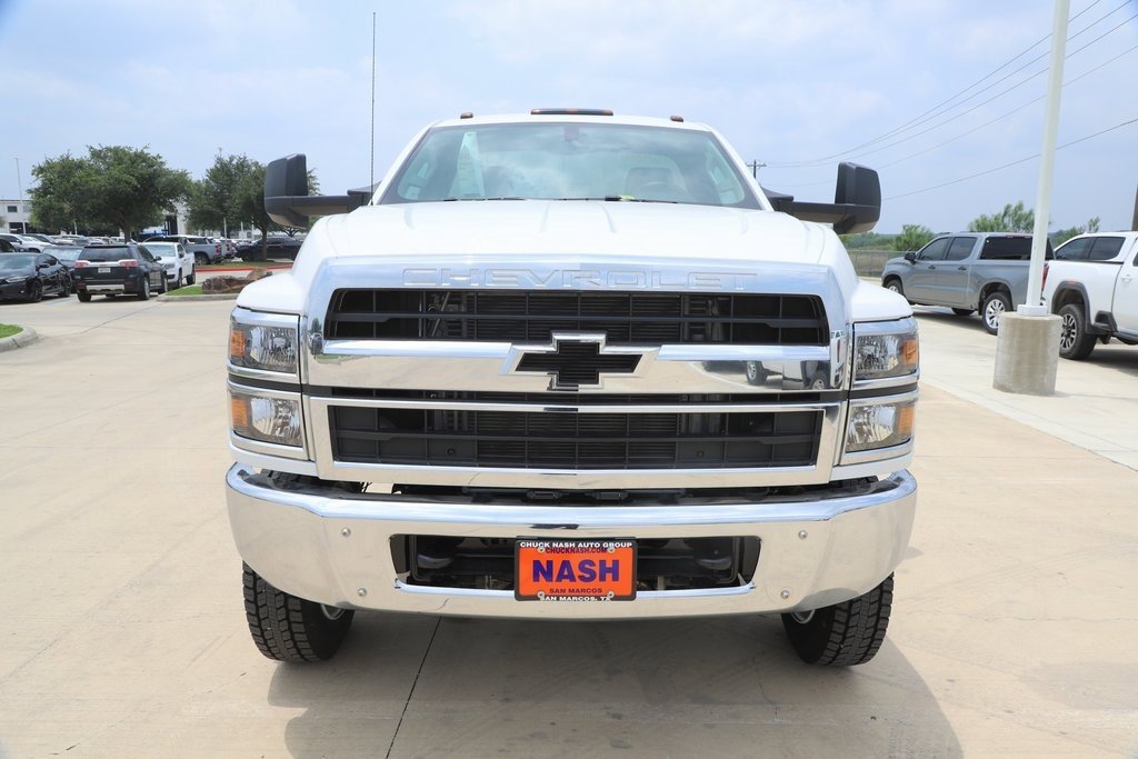 2024 Chevrolet Silverado 6500HD Work Truck photo 2