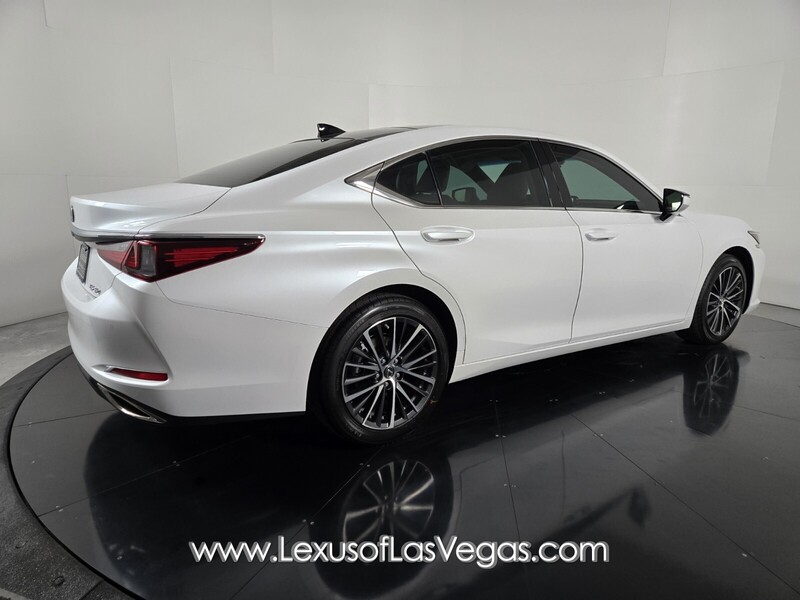 2025 Lexus ES 350 photo 4