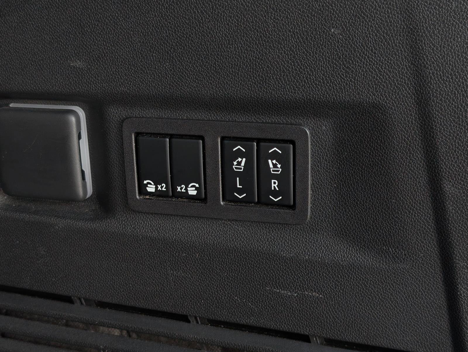 2023 Gmc Yukon Denali photo 3