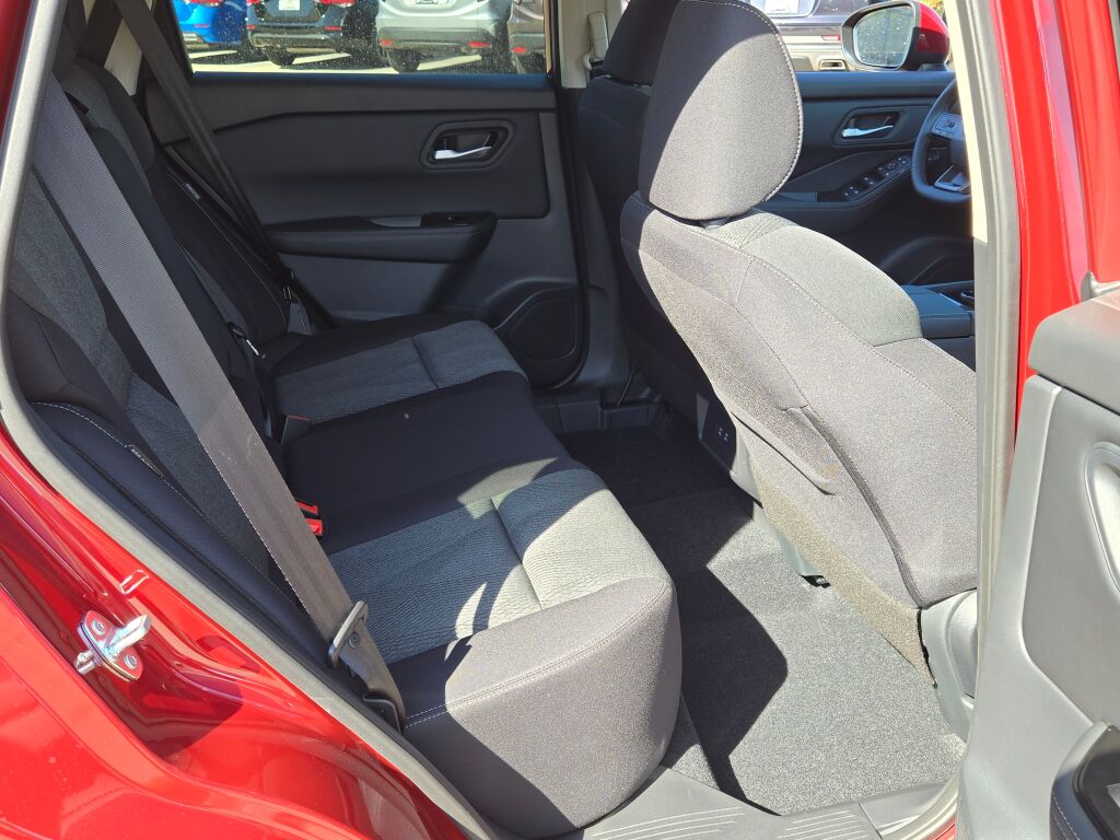 2026 Nissan Rogue SV photo 5