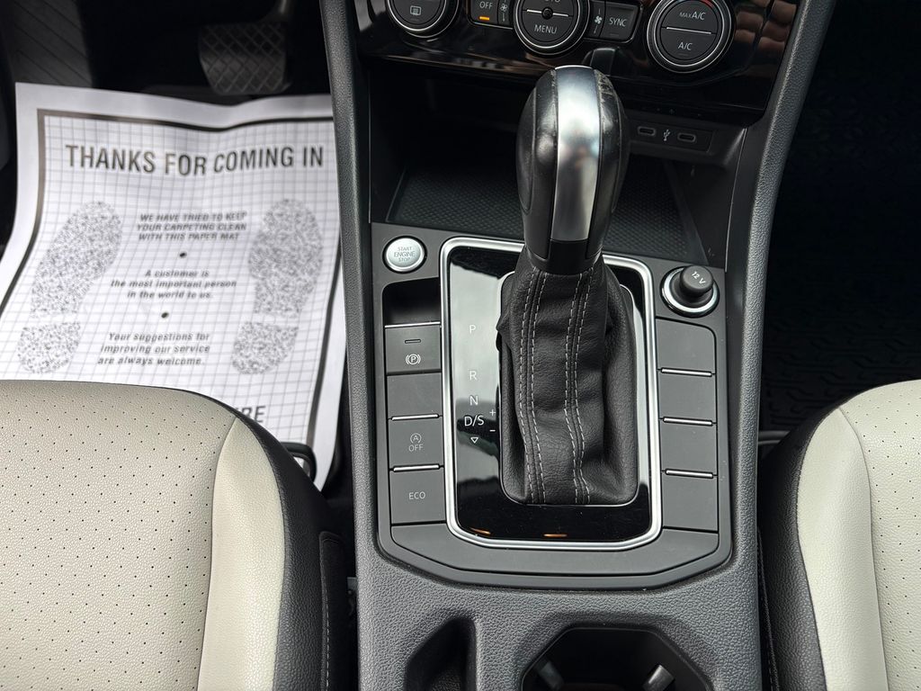 2021 Volkswagen Jetta R-Line photo 20