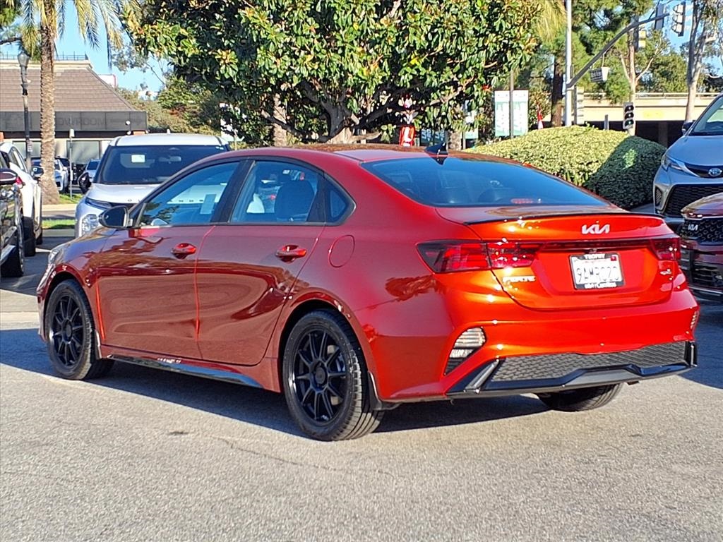 2022 Kia Forte GT-Line photo 3