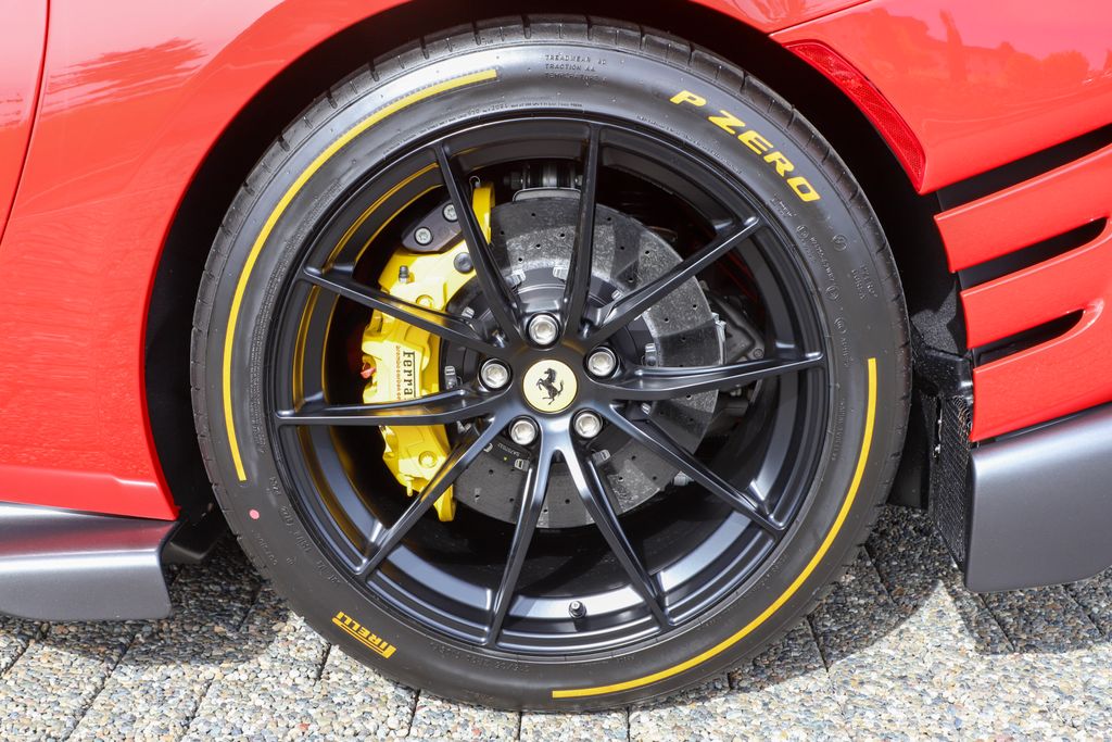 2023 Ferrari 812 Competizione photo 12