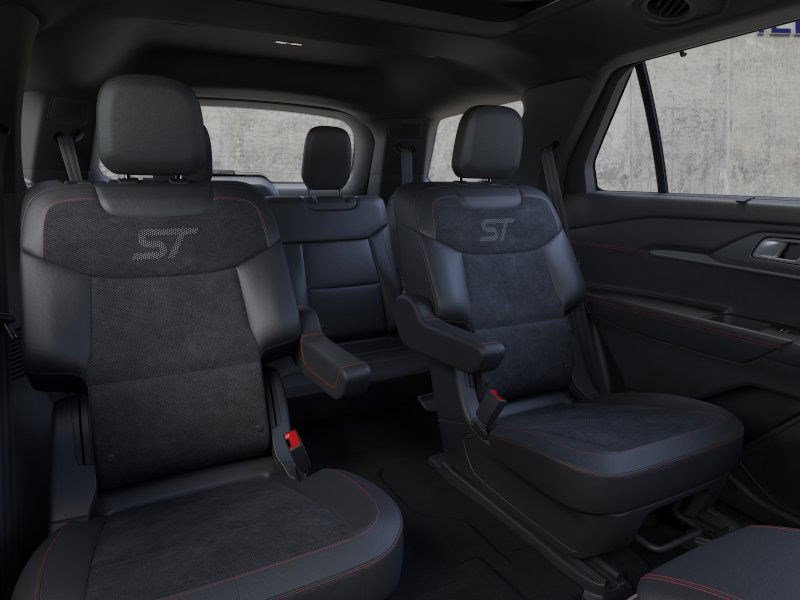 2025 Ford Explorer ST photo 5