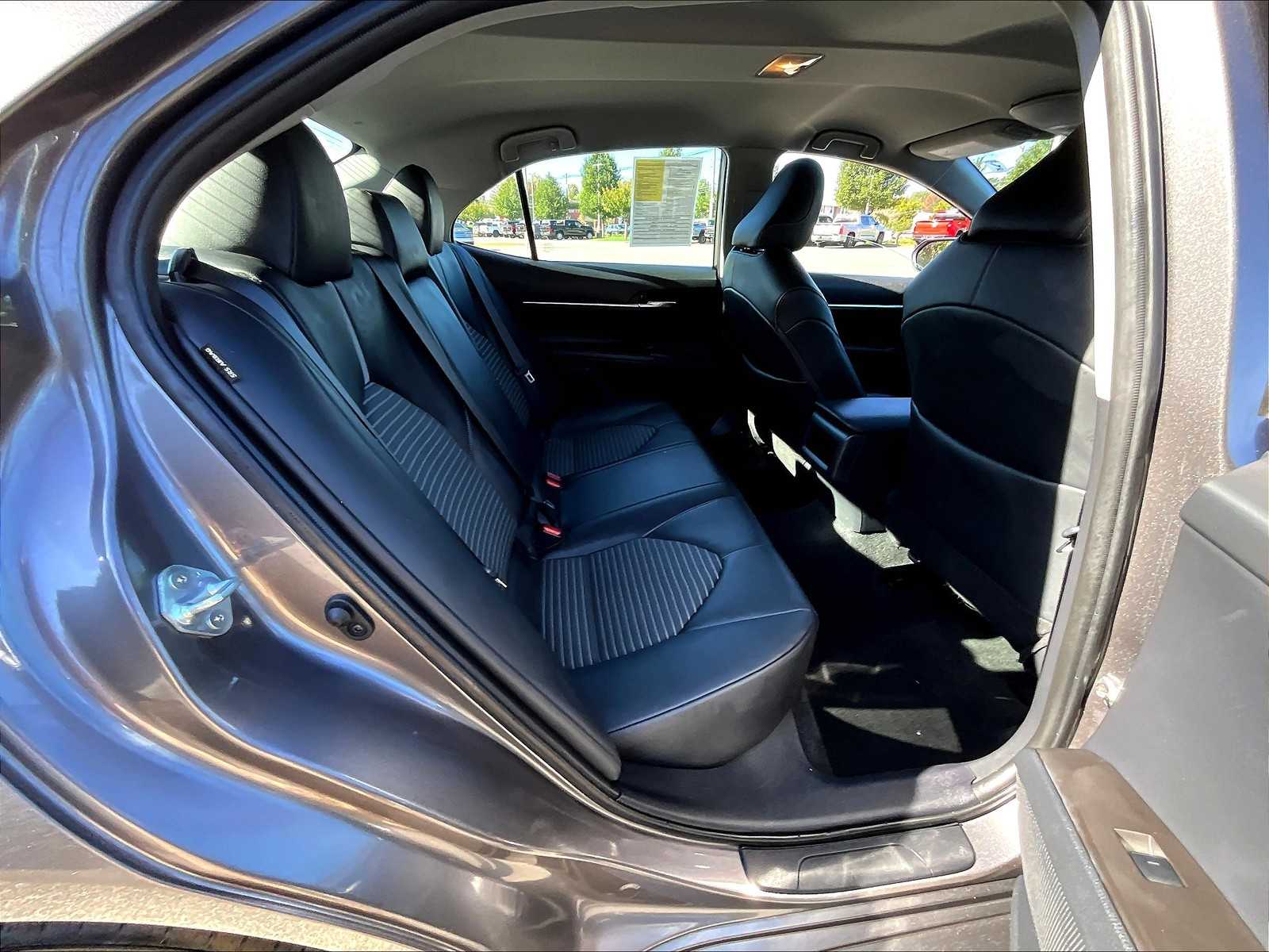 2023 Toyota Camry SE photo 16