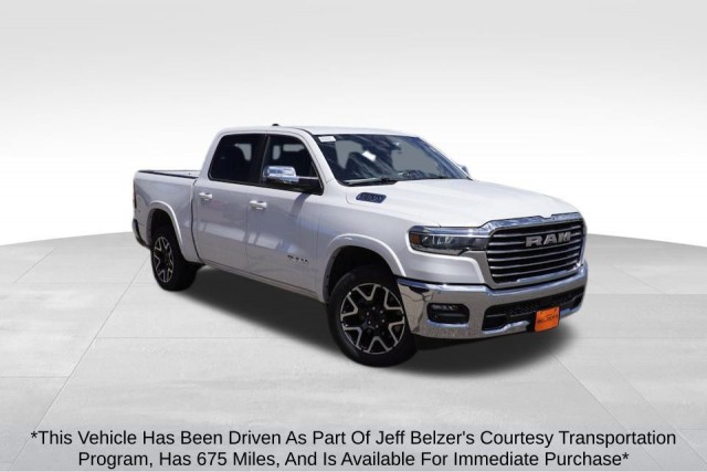 NEW 2025 RAM 1500 LARAMIE CREW CAB 4X4 5'7' BOX