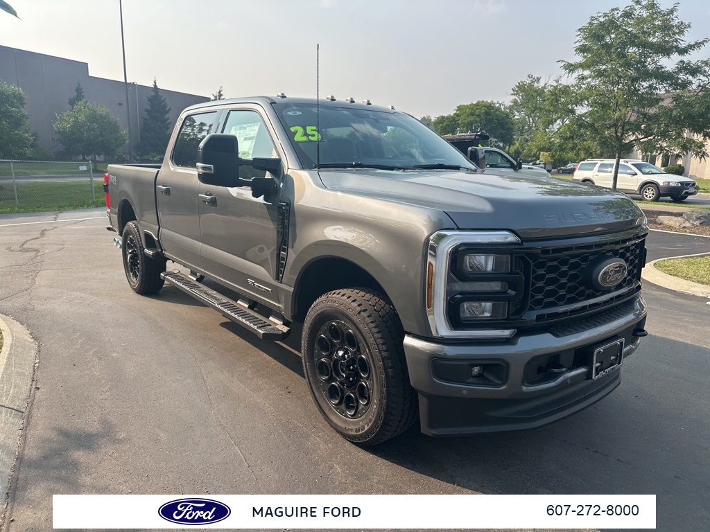 2025 Ford F-250 Super Duty Lariat's photo
