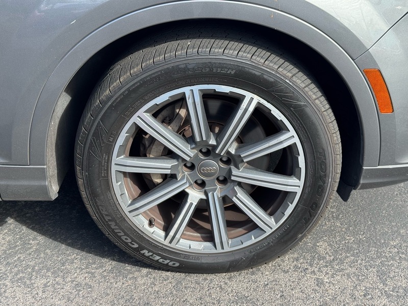 2017 Audi Q7 3.0T Premium Plus photo 2