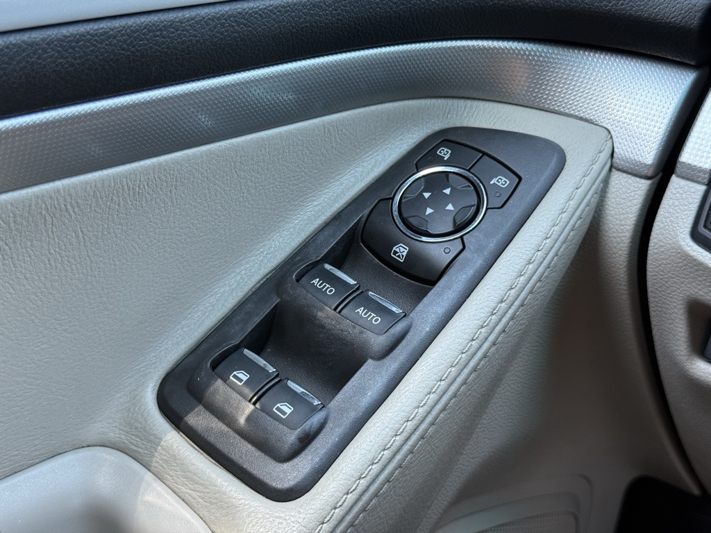 2014 Ford Explorer XLT photo 18