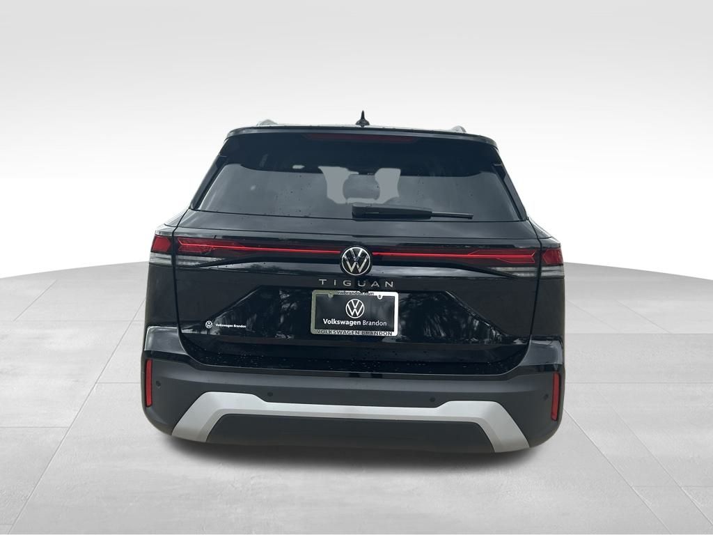 2025 Volkswagen Tiguan S photo 4