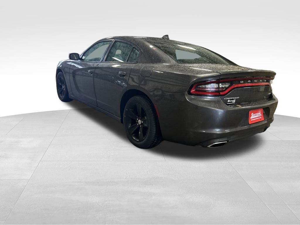 2017 Dodge Charger SXT photo 3