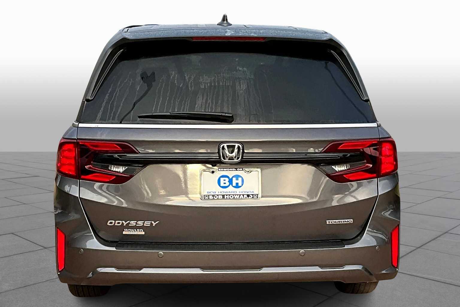 2025 Honda Odyssey Touring photo 4