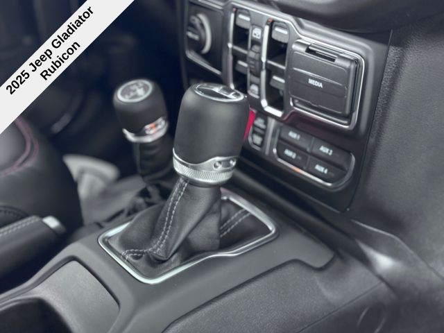 2025 Jeep Gladiator Rubicon photo 24