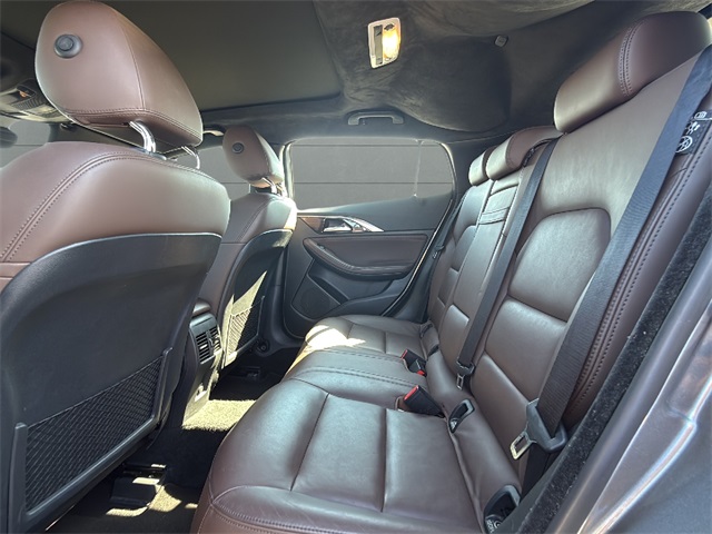 2018 Infiniti QX30 Premium photo 14