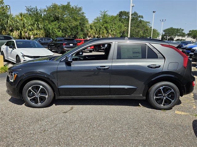 2025 Kia Niro SX photo 3