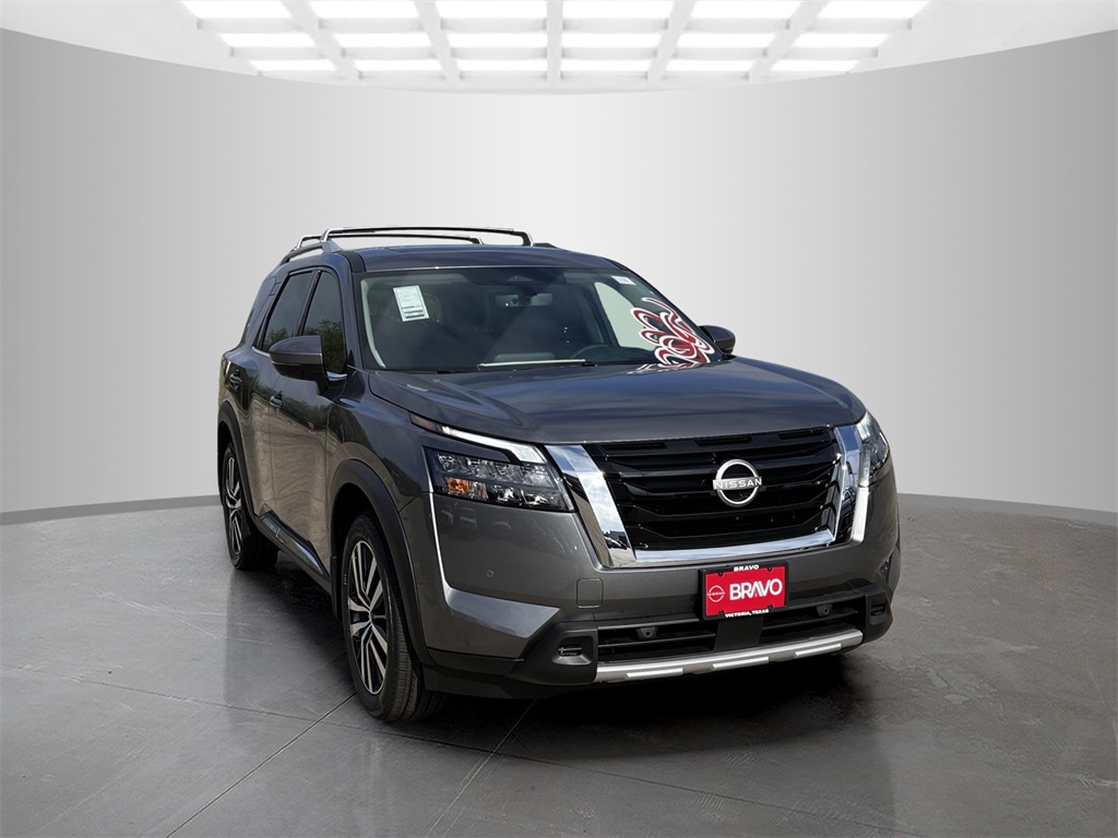 2025 Nissan Pathfinder Platinum photo 3