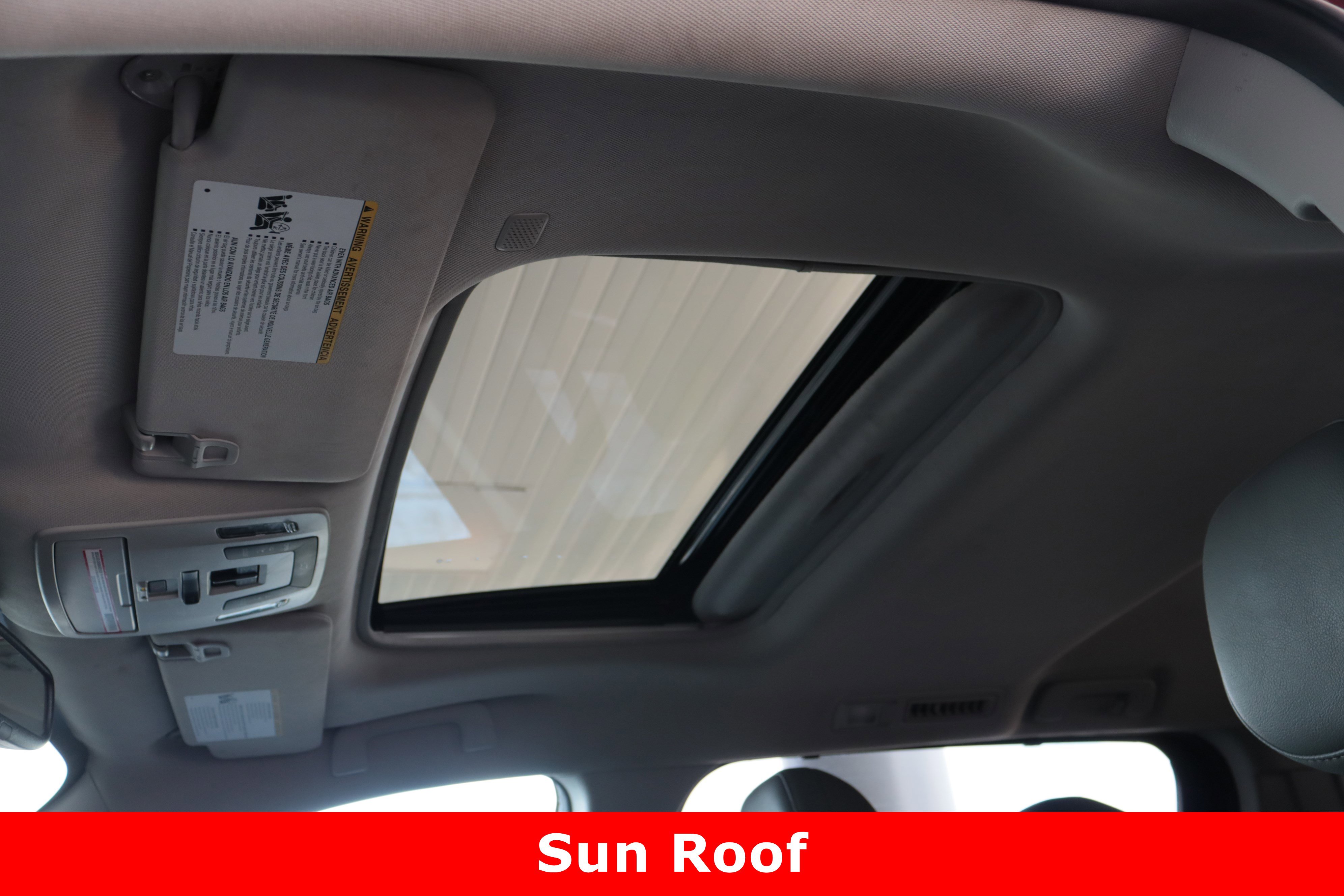 2023 Toyota Sienna XLE photo 25