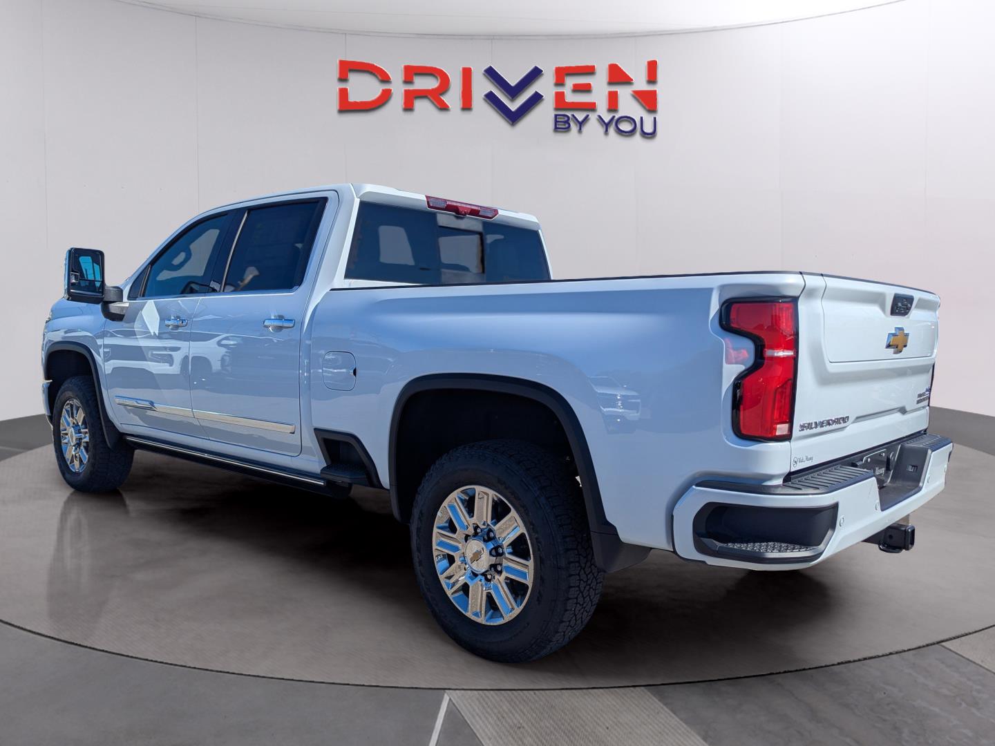 2026 Chevrolet Silverado High Country photo 3