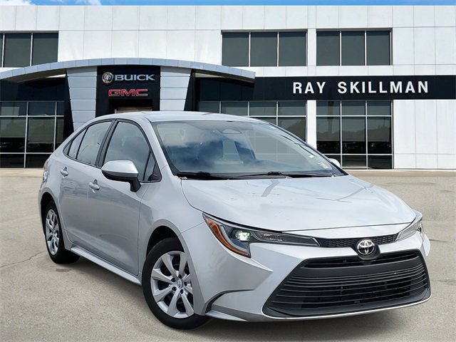 2024 Toyota Corolla LE's photo