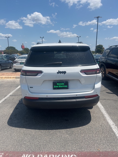 2022 Jeep Grand Cherokee Altitude photo 4