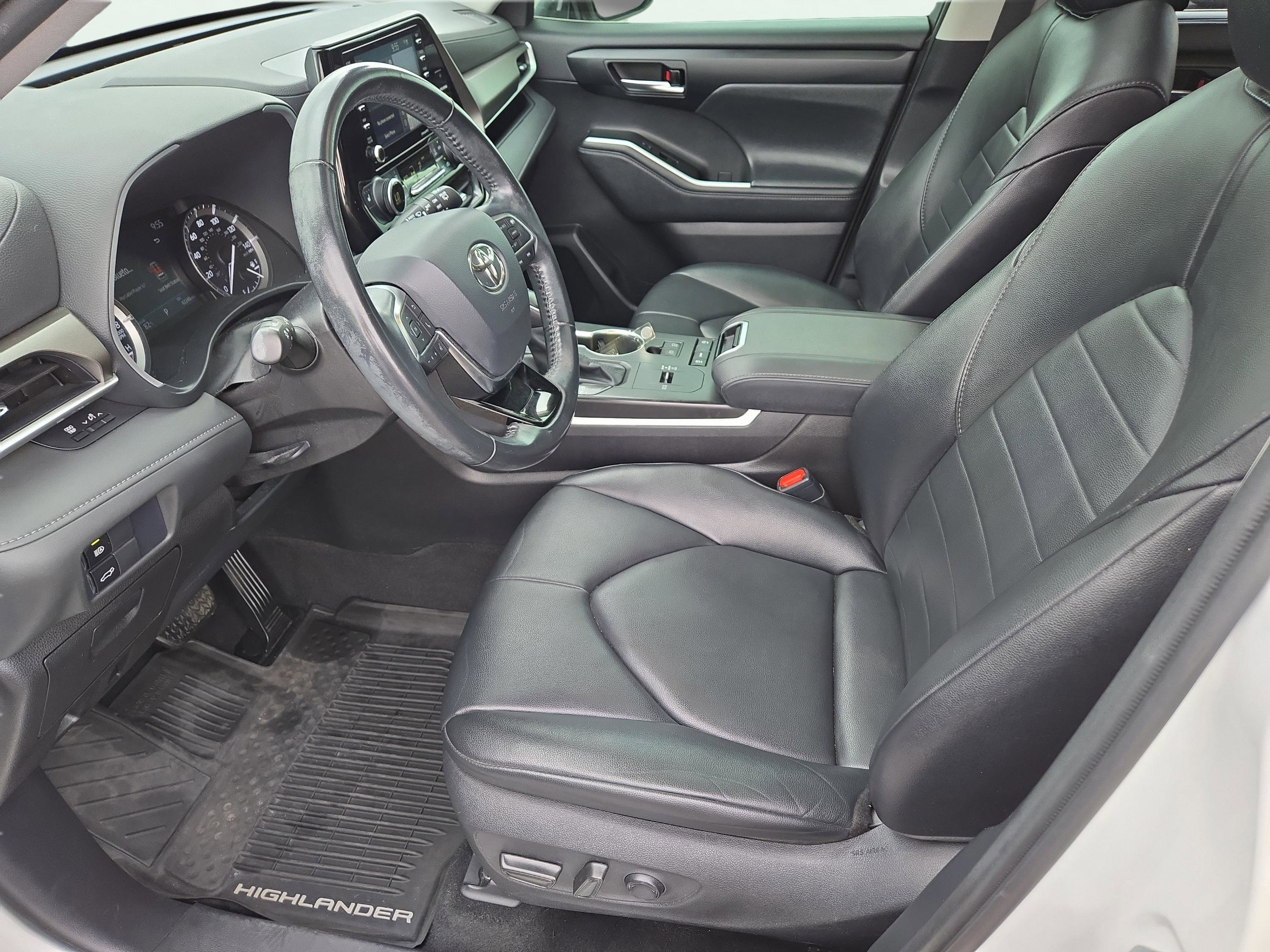 2021 Toyota Highlander XLE photo 15