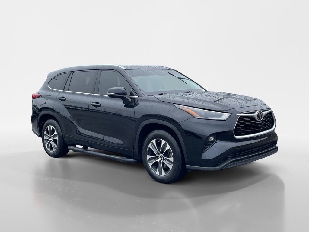 2021 Toyota Highlander XLE photo 4