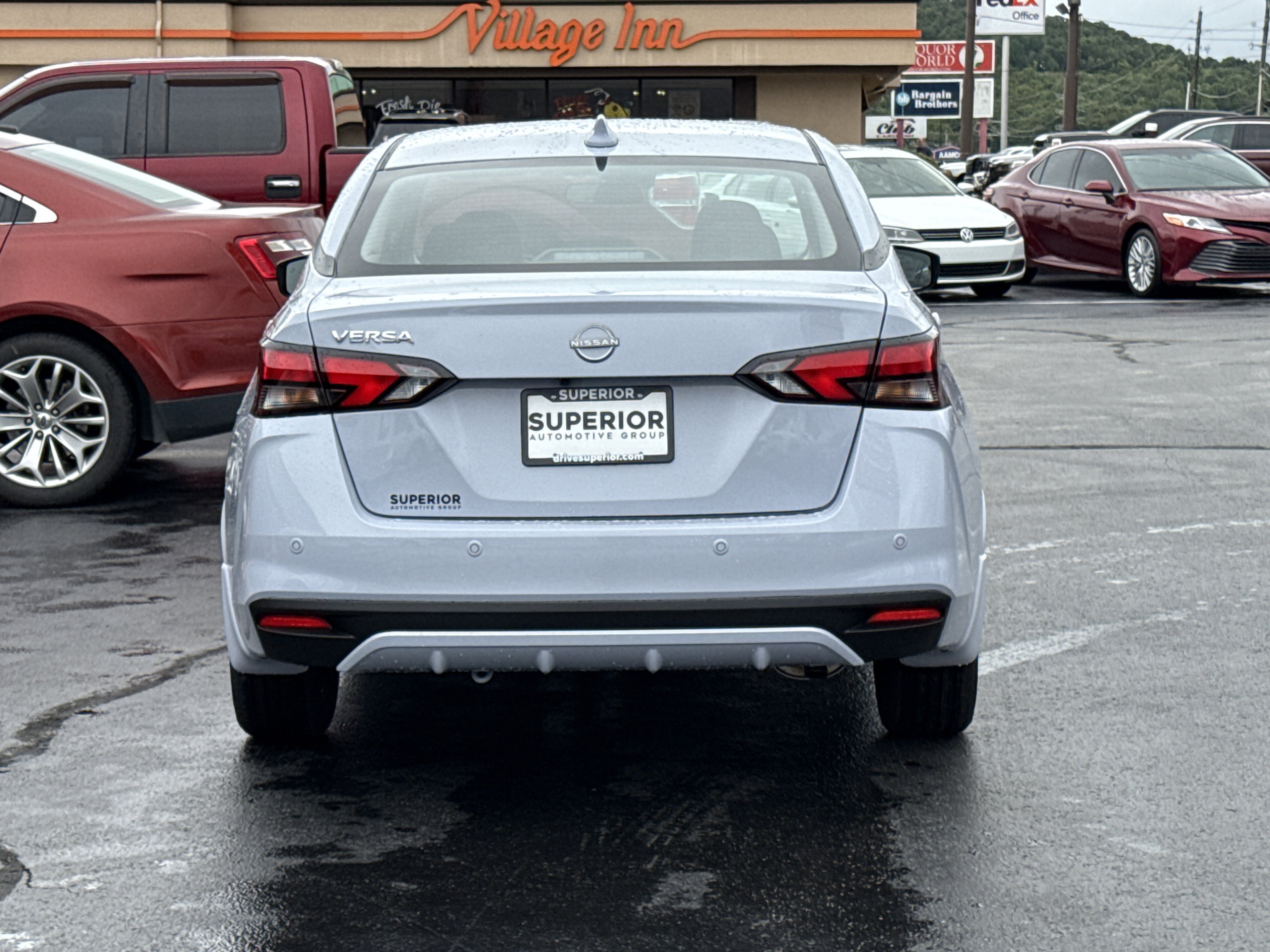 2025 Nissan Versa SV photo 4