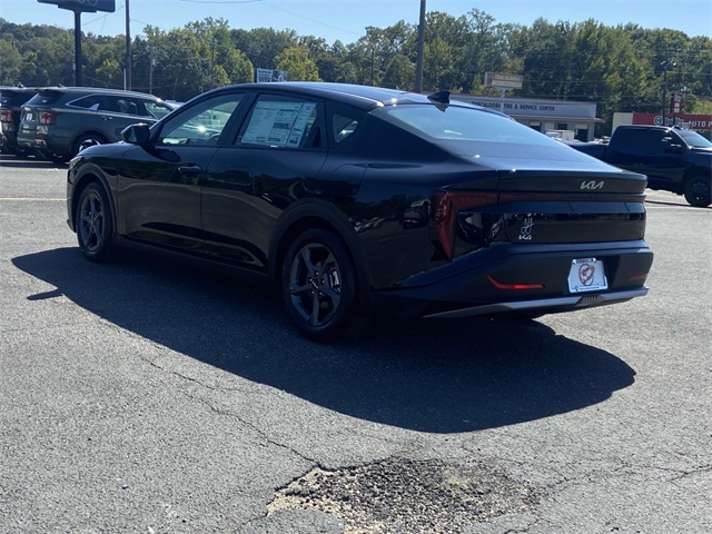 2025 Kia K4 LXS photo 4