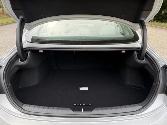 2025 Hyundai Sonata Hybrid SEL photo 25