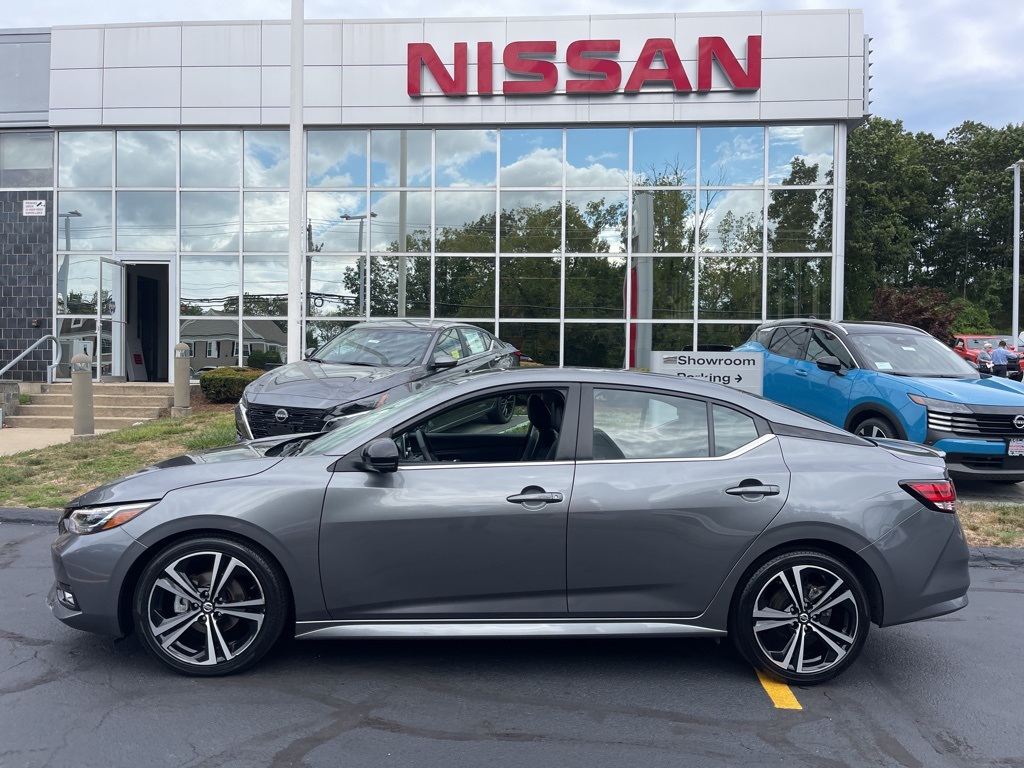 2023 Nissan Sentra SR Premium photo 2