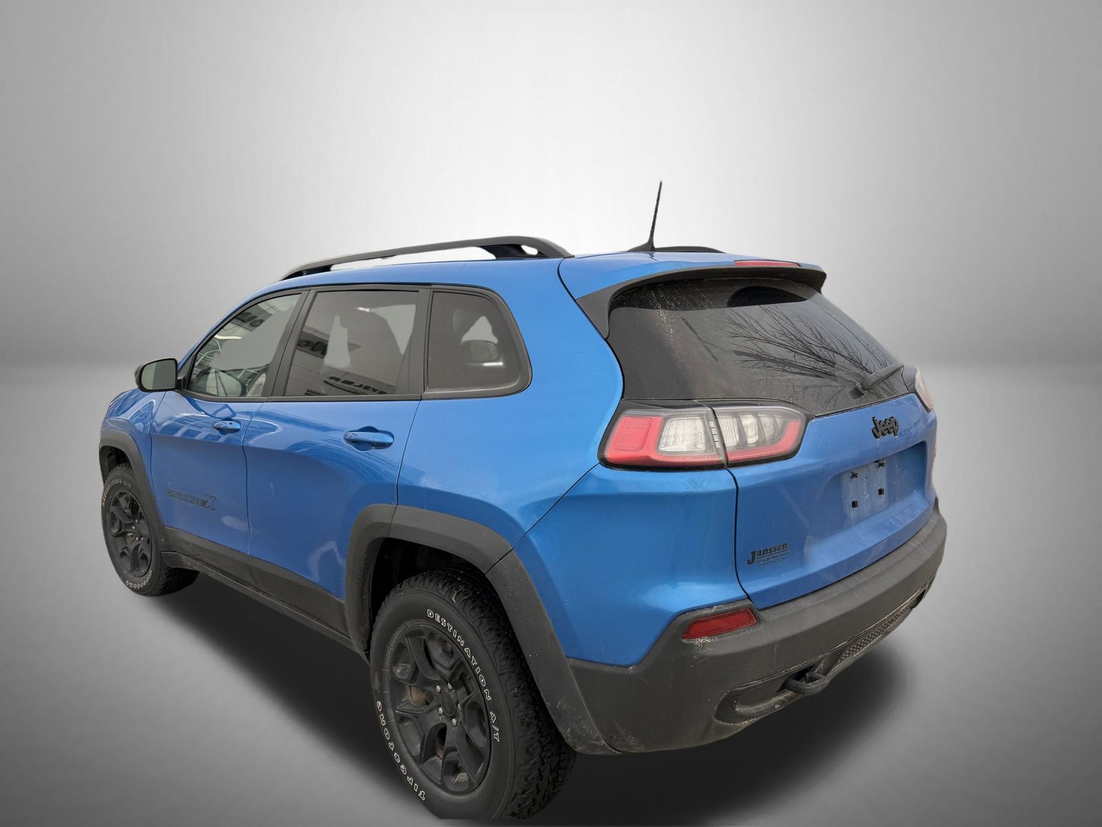 2022 Jeep Cherokee Latitude photo 2