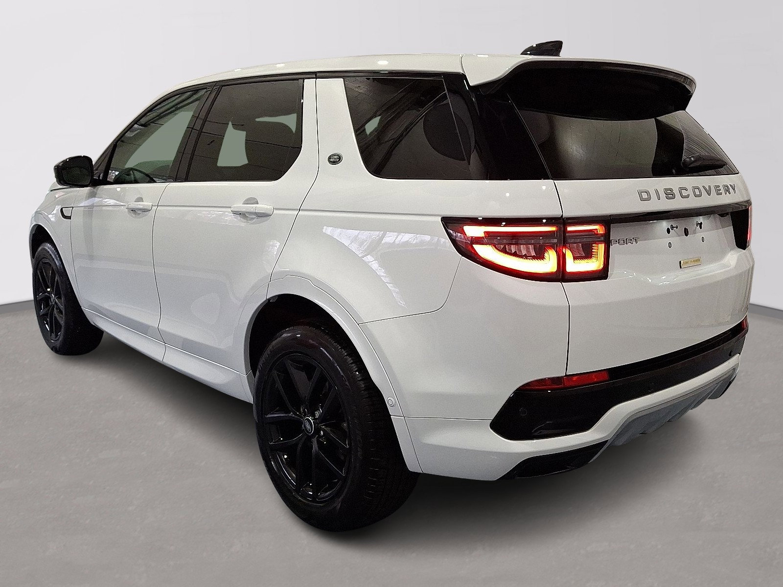 2025 Land Rover Discovery Sport S photo 2