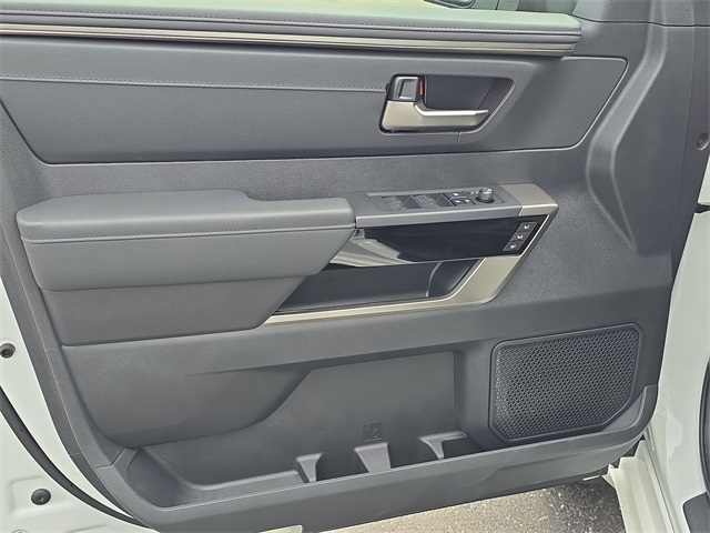 2025 Toyota Tundra Limited CrewMax photo 18