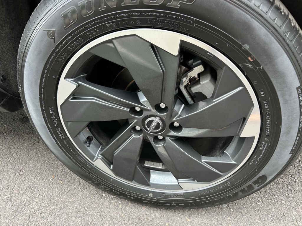 2024 Nissan Rogue SV photo 7