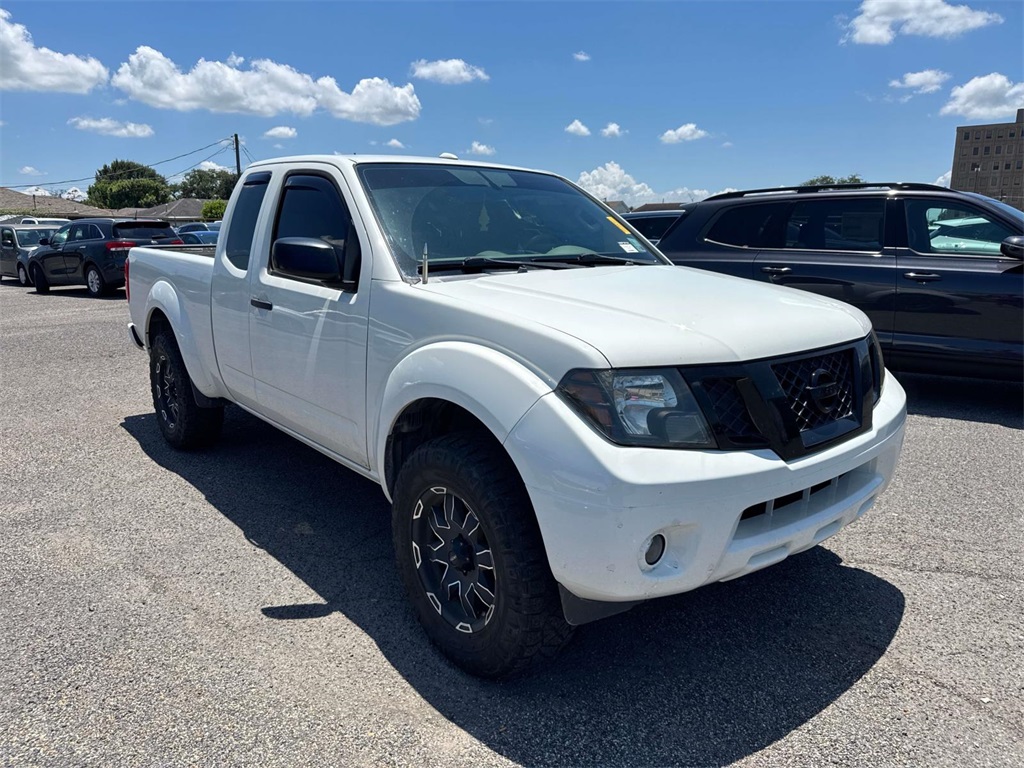 2017 Nissan Frontier SV photo 4