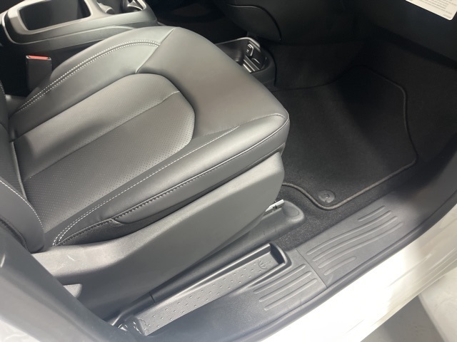 2025 Chrysler Voyager LX photo 24