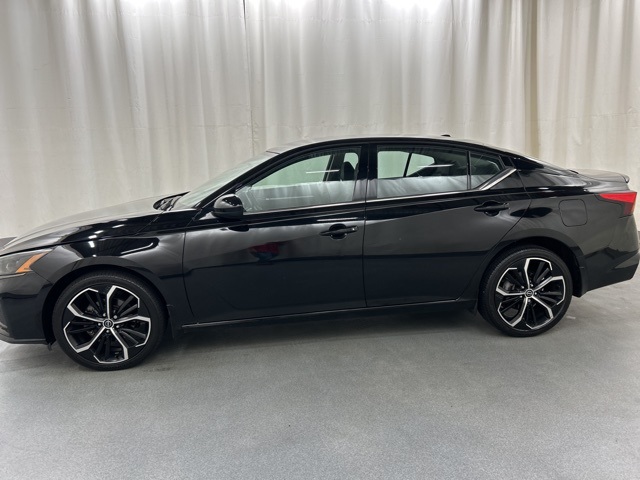 2023 Nissan Altima 2.5 SR photo 3